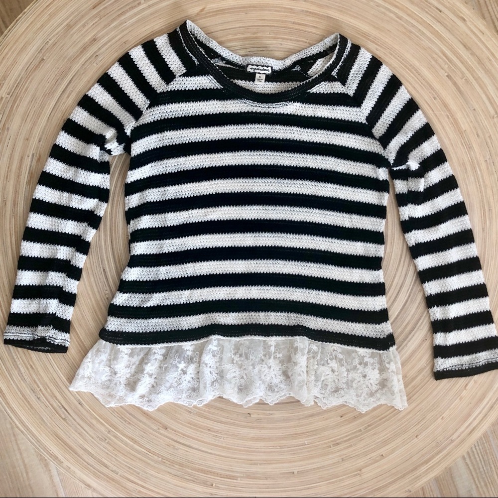 Striped knit blouse w/ lace trim
